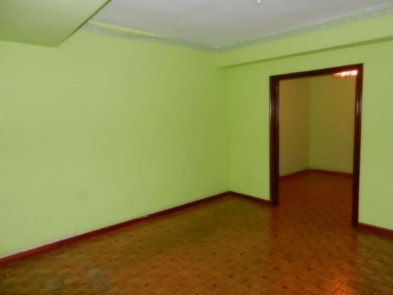 Foto 1 de Pis en venda a Recatelo - O Carme de 3 habitacions amb garatge i calefacció