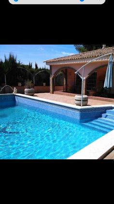 Foto 1 de Xalet en venda a calle De la Guineueta de 4 habitacions amb terrassa i piscina