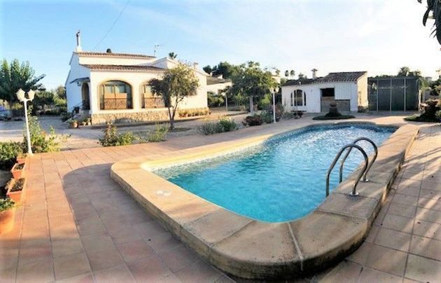 Foto 1 de Xalet en venda a Ondara de 4 habitacions amb terrassa i piscina