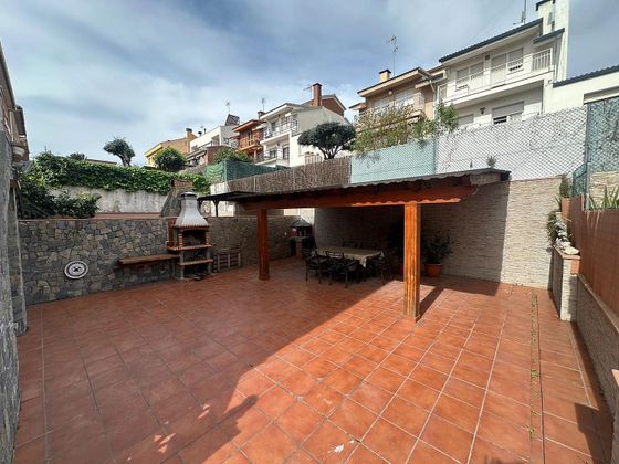 Foto 1 de Venta de casa en Roca del Vallès, la de 4 habitaciones con jardín y balcón