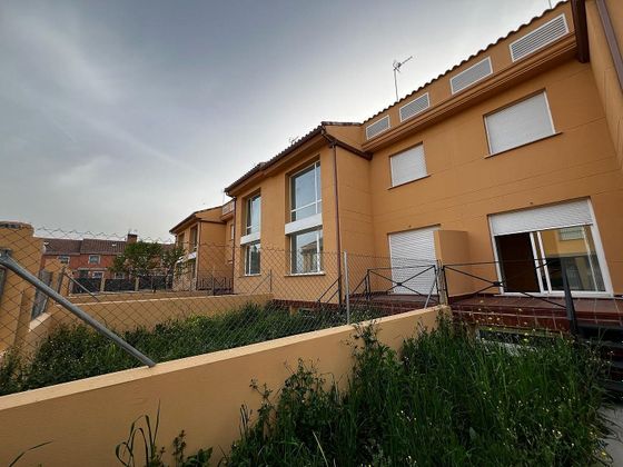 Foto 1 de Casa en venda a calle Constelación de Perseo de 3 habitacions amb terrassa i piscina