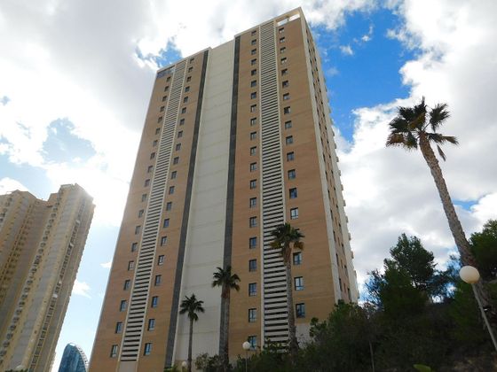 Foto 1 de Venta de piso en calle Presidente Adolfo Suárez de 2 habitaciones con terraza y piscina