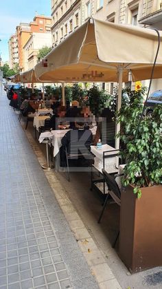 Foto 2 de Alquiler de negocio en Sant Gervasi - La Bonanova con terraza y aire acondicionado