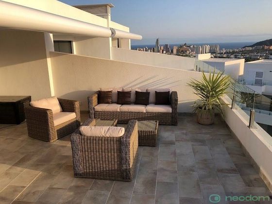 Foto 1 de Dúplex en venda a calle De Colombia de 3 habitacions amb terrassa i piscina