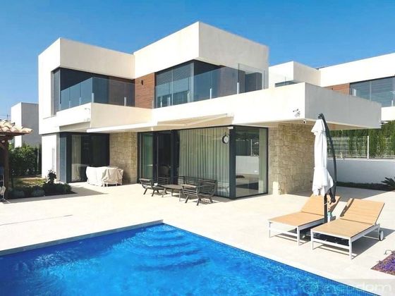 Foto 2 de Casa adossada en lloguer a Cala de Finestrat de 4 habitacions amb terrassa i piscina