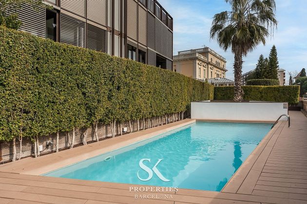 Foto 2 de Dúplex en venda a paseo De la Reina Elisenda de Montcada de 3 habitacions amb terrassa i piscina