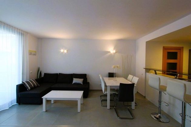 Foto 2 de Piso en alquiler en Sant Antoni de Portmany de 3 habitaciones con muebles y balcón