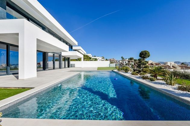 Foto 2 de Xalet en venda a Cala de Finestrat de 7 habitacions amb terrassa i piscina