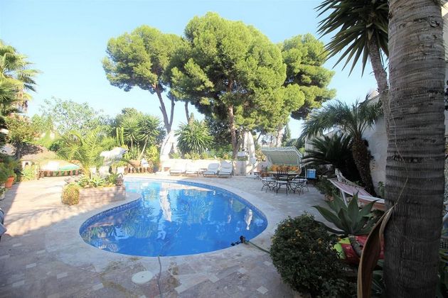 Foto 2 de Casa en venda a El Pinar - Palacio de Congresos de 5 habitacions amb terrassa i piscina