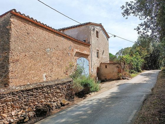 Foto 1 de Casa rural en venda a Serinyà de 3 habitacions amb jardí