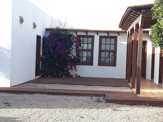 Foto 2 de Chalet en venta en Tefía-Tetir de 4 habitaciones con terraza y piscina