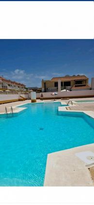Foto 1 de Dúplex en venta en Caleta de Fuste de 2 habitaciones con terraza y piscina