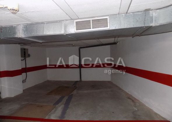 Foto 2 de Garaje en venta en Centro-Calzada-Cabo Noval de 18 m²