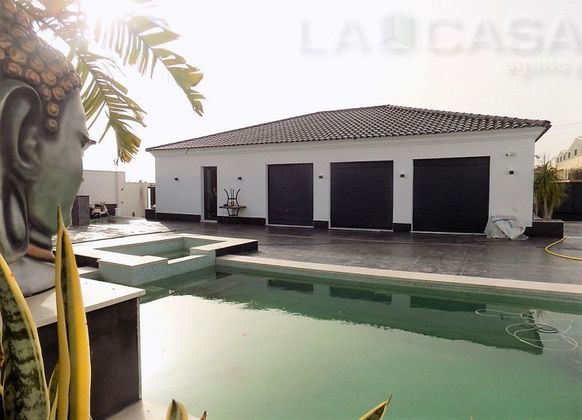 Foto 1 de Casa en venda a Monteolivete-Camino Sevilla de 4 habitacions amb terrassa i piscina
