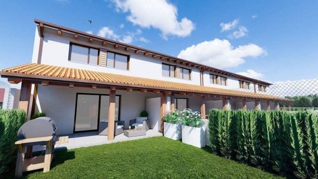 Foto 1 de Casa en venta en Valverde de la Virgen de 4 habitaciones con terraza y garaje