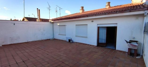 Foto 1 de Casa en venta en La Chantría - La Lastra de 3 habitaciones con terraza y garaje