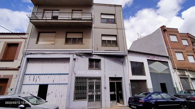 Foto 2 de Edifici en venda a Santa María del Páramo de 445 m²
