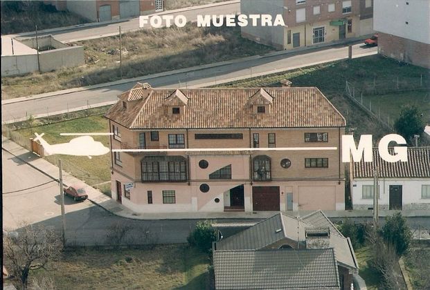 Foto 2 de Xalet en venda a Villarejo de Órbigo de 4 habitacions amb terrassa i jardí