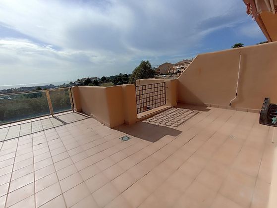 Foto 2 de Venta de ático en El Padrón - El Velerín - Voladilla de 3 habitaciones con terraza y piscina