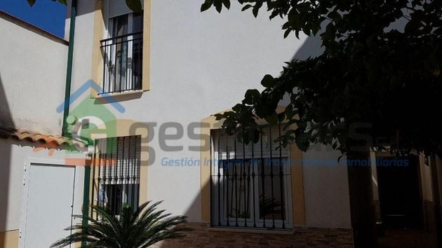 Foto 1 de Venta de casa adosada en Sta. Marina - San Andrés - San Pablo - San Lorenzo de 3 habitaciones con balcón y aire acondicionado