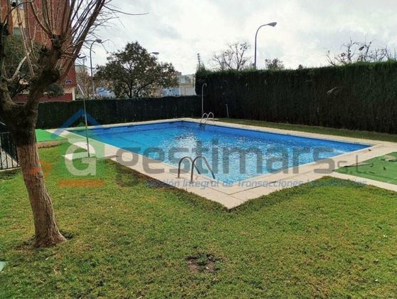 Foto 2 de Pis en venda a Ciudad Jardín - Zoco de 2 habitacions amb terrassa i piscina