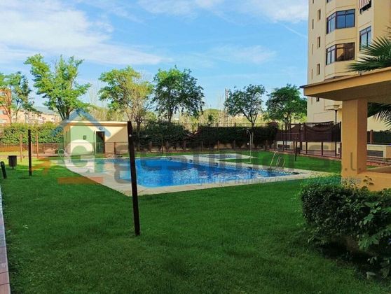 Foto 2 de Piso en venta en Ciudad Jardín - Zoco de 4 habitaciones con terraza y piscina