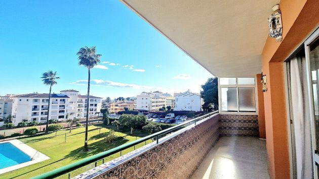 Foto 2 de Piso en venta en avenida Benalmadena de 3 habitaciones con terraza y piscina