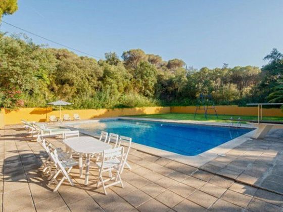 Foto 2 de Venta de casa rural en Castell d'Aro de 5 habitaciones con terraza y piscina