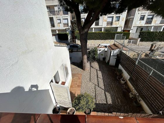 Foto 2 de Venta de casa en Fenals de 4 habitaciones con terraza y balcón