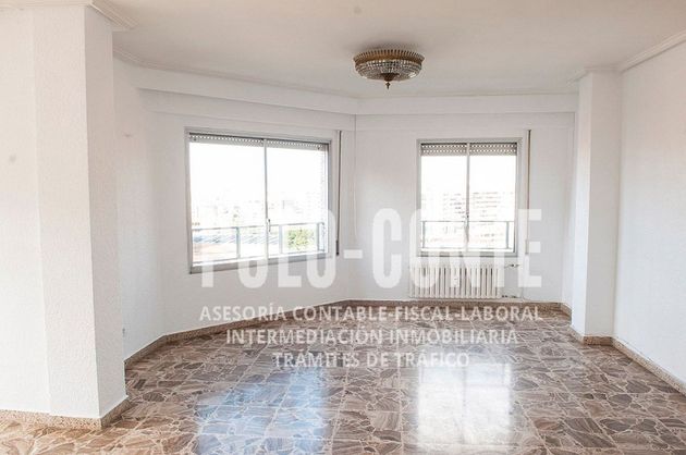 Foto 2 de Piso en venta en avenida Tenor Fleta de 6 habitaciones con terraza y aire acondicionado