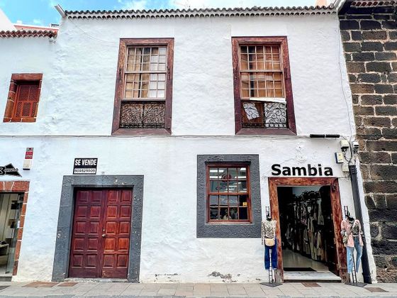 Foto 2 de Casa adosada en venta en Santa Cruz de la Palma de 5 habitaciones con terraza