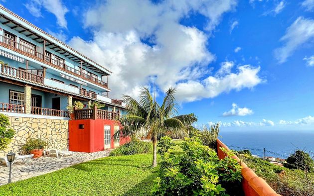 Foto 1 de Chalet en venta en Puntallana de 11 habitaciones con terraza y piscina