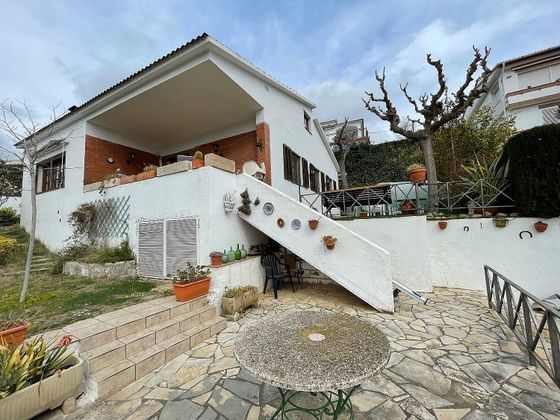 Foto 1 de Xalet en venda a Sant Iscle de Vallalta de 6 habitacions amb terrassa i piscina