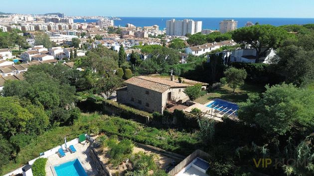 Foto 1 de Casa rural en venda a Torre Valentina-Mas Vilar de La Mutxada-Treumal de 5 habitacions amb terrassa i piscina
