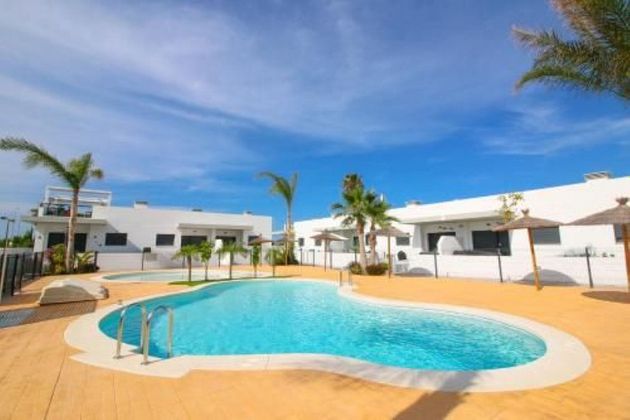 Foto 1 de Casa adossada en venda a calle Partida Barranquets de 3 habitacions amb terrassa i piscina