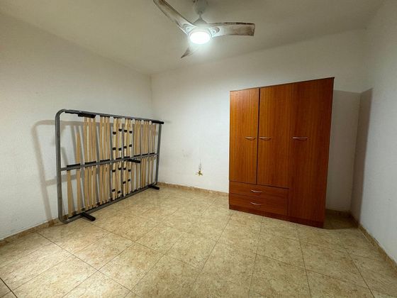 Foto 2 de Venta de piso en calle De L'artesania de 2 habitaciones con calefacción