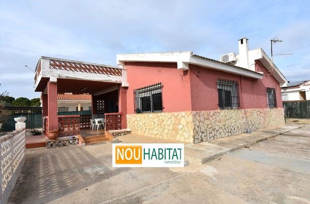 Foto 2 de Venta de chalet en Monserrat de 3 habitaciones con terraza y piscina