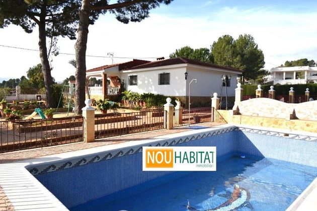 Foto 1 de Chalet en venta en Montroy de 3 habitaciones con terraza y piscina
