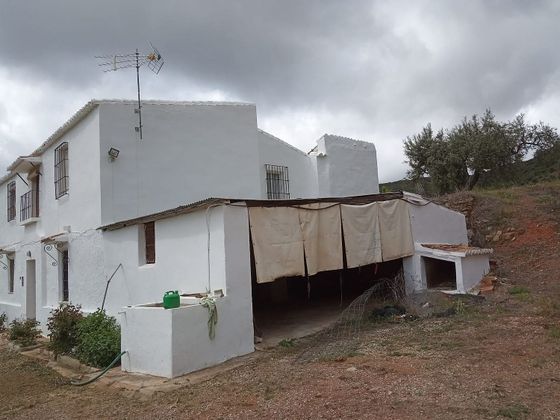 Foto 2 de Chalet en venta en calle Montes Malaga de 4 habitaciones con terraza y jardín