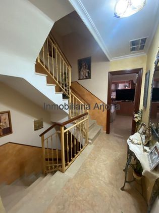 Foto 2 de Casa adosada en venta en Lucena de 4 habitaciones con terraza y balcón