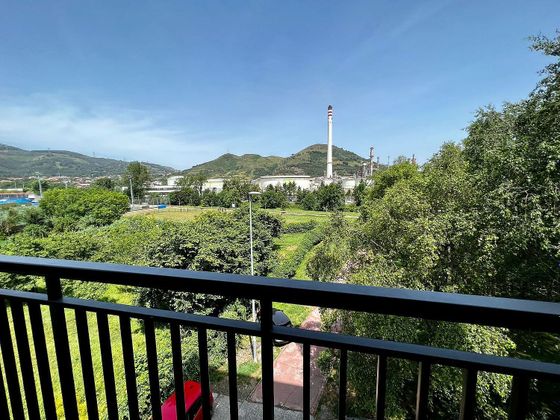 Foto 2 de Pis en venda a Muskiz de 3 habitacions amb balcó