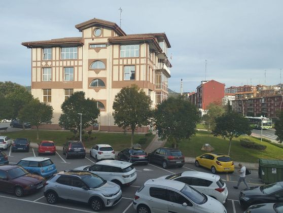 Foto 1 de Pis en venda a Muskiz de 3 habitacions amb terrassa i balcó