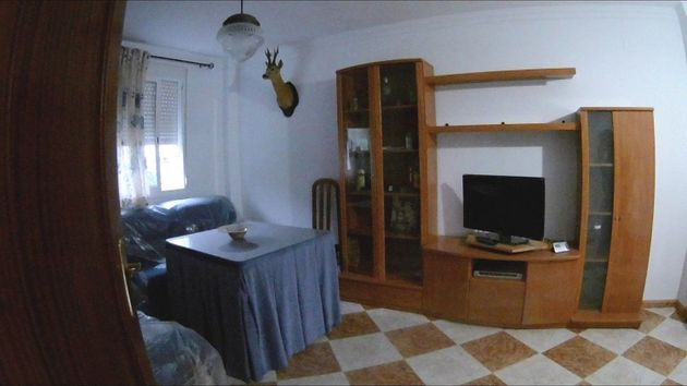Foto 2 de Venta de piso en Ubrique de 3 habitaciones con terraza