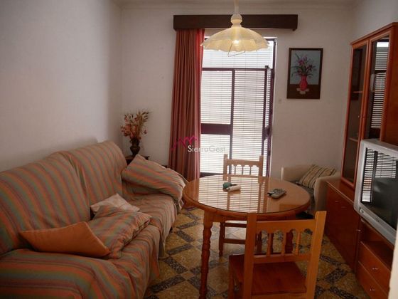 Foto 1 de Pis en venda a Ubrique de 3 habitacions amb terrassa