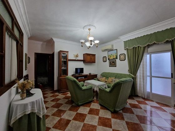 Foto 1 de Venta de piso en Ubrique de 4 habitaciones con balcón y aire acondicionado
