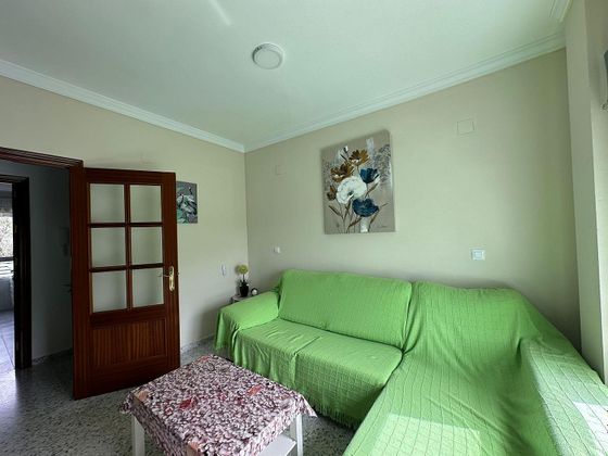 Foto 2 de Venta de piso en Ubrique de 3 habitaciones con aire acondicionado