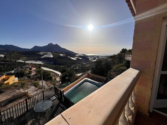 Foto 2 de Venta de chalet en Callosa d´En Sarrià de 4 habitaciones con piscina y aire acondicionado