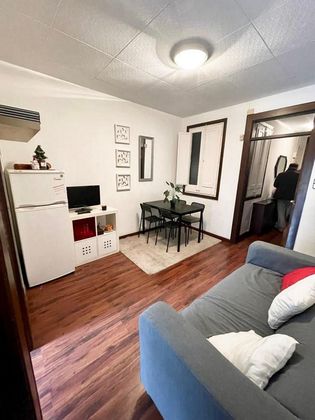 Foto 1 de Alquiler de piso en El Poblenou de 3 habitaciones con muebles y balcón
