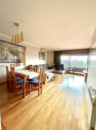 Foto 2 de Pis en venda a Almeda - El Corte Inglés de 3 habitacions amb terrassa i piscina