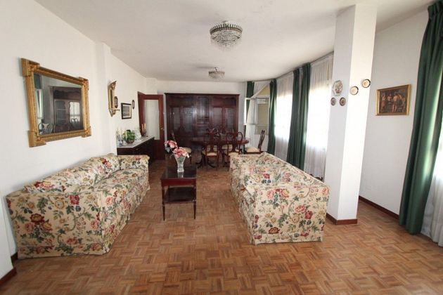 Foto 2 de Piso en venta en Casco Antiguo de 5 habitaciones con garaje y ascensor